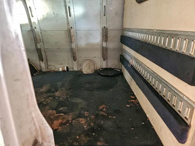 Chevrolet Express Image 12