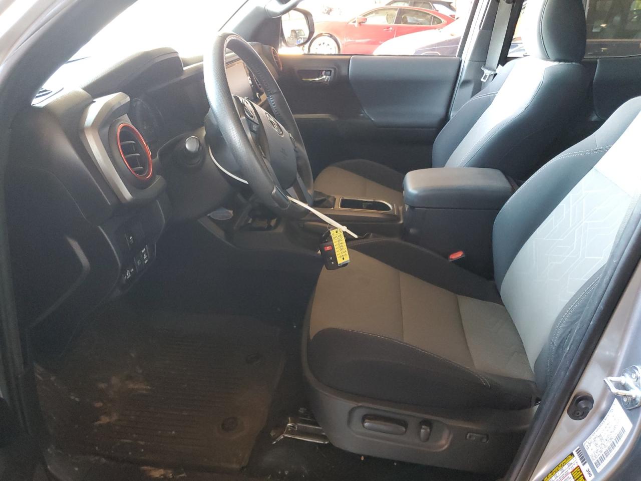 Toyota Tacoma Double Cab Image 5