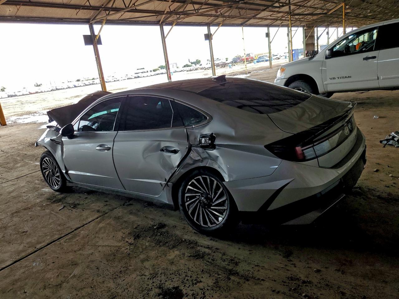 Hyundai SONATA Hybrid Image 3
