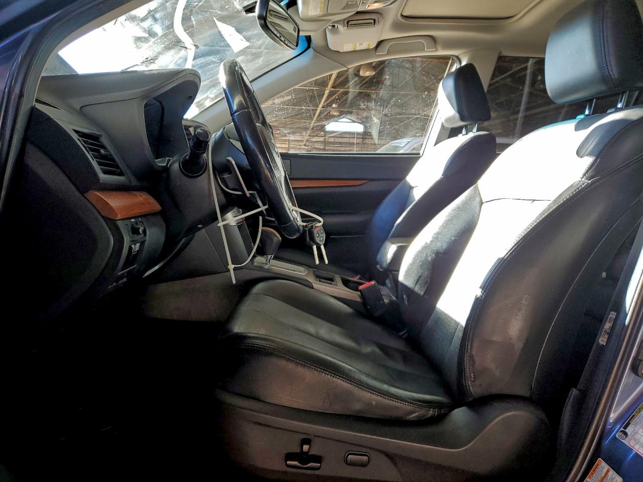 Subaru Outback 2.5i Limited Image 6