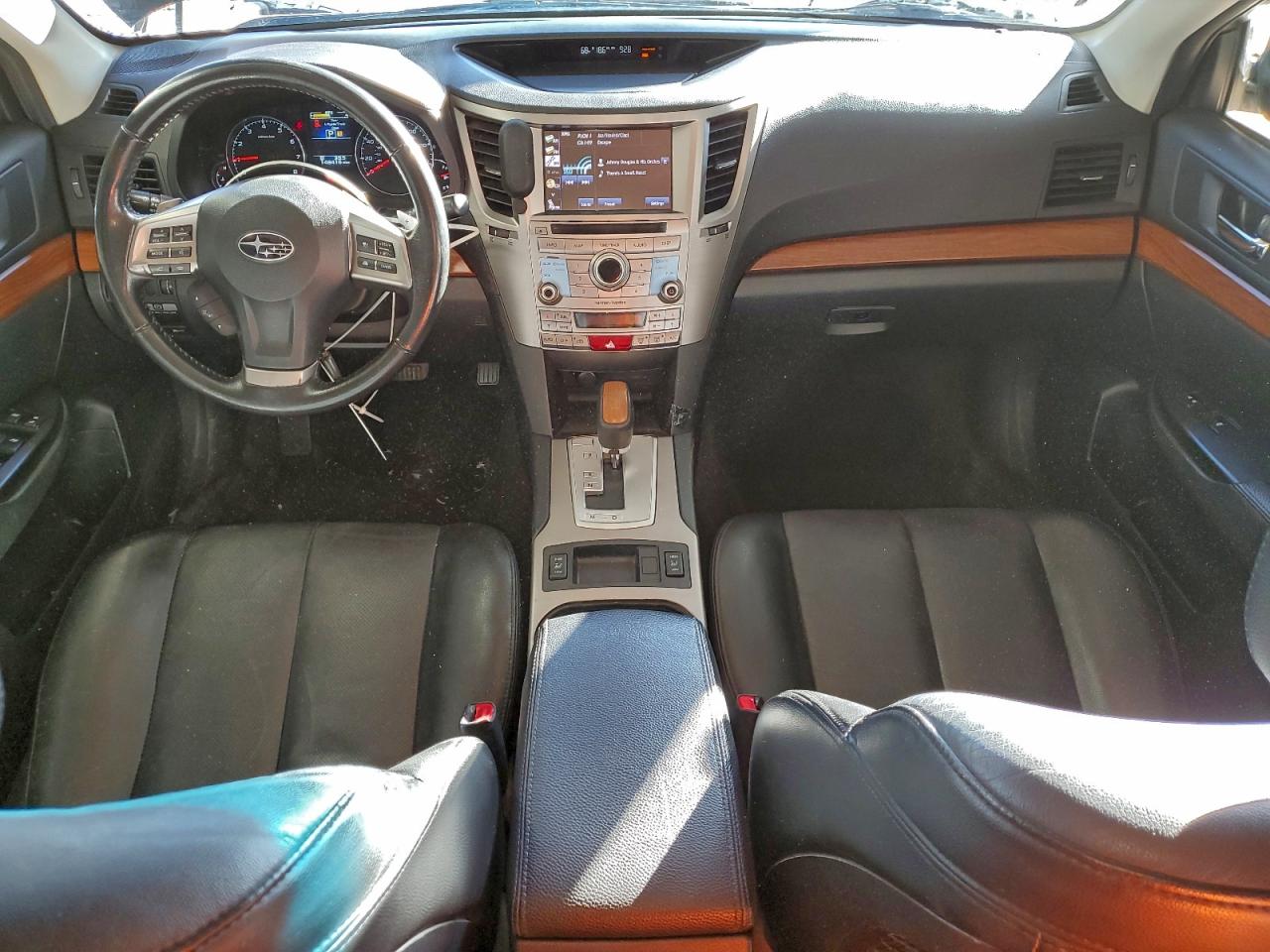 Subaru Outback 2.5i Limited Image 9