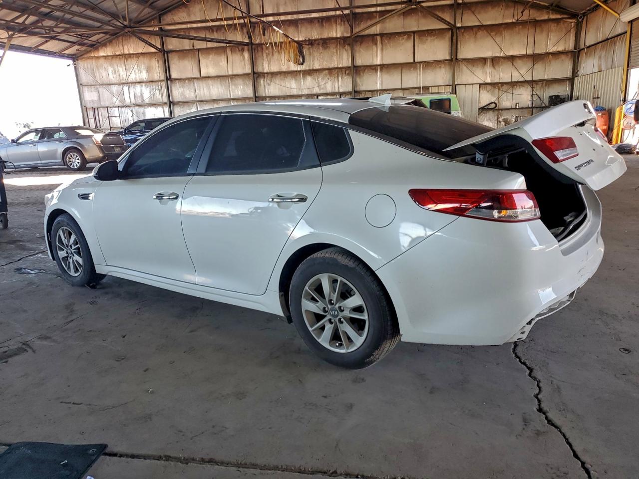 Kia Optima Lx Image 2