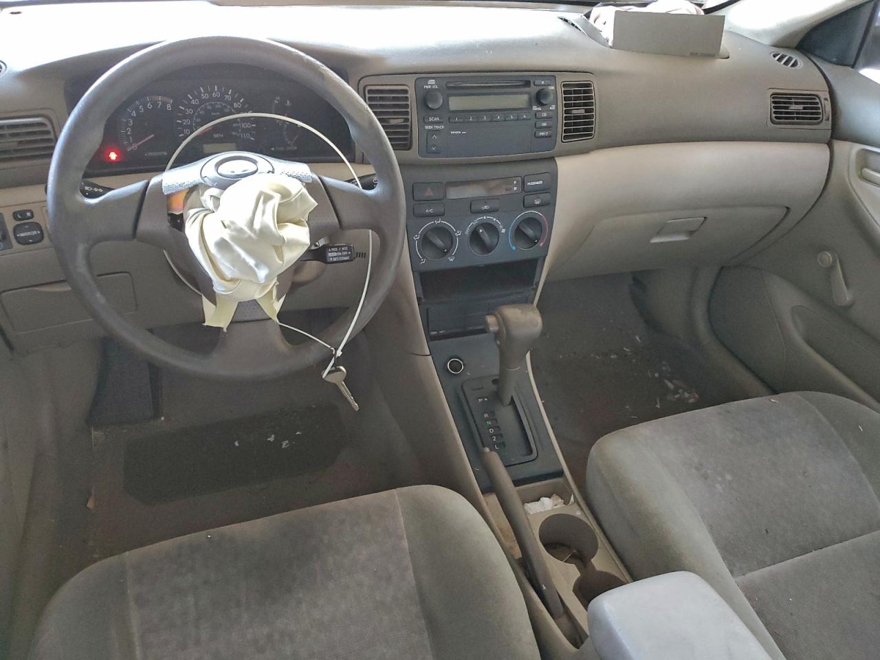 Toyota Corolla Ce Image 7