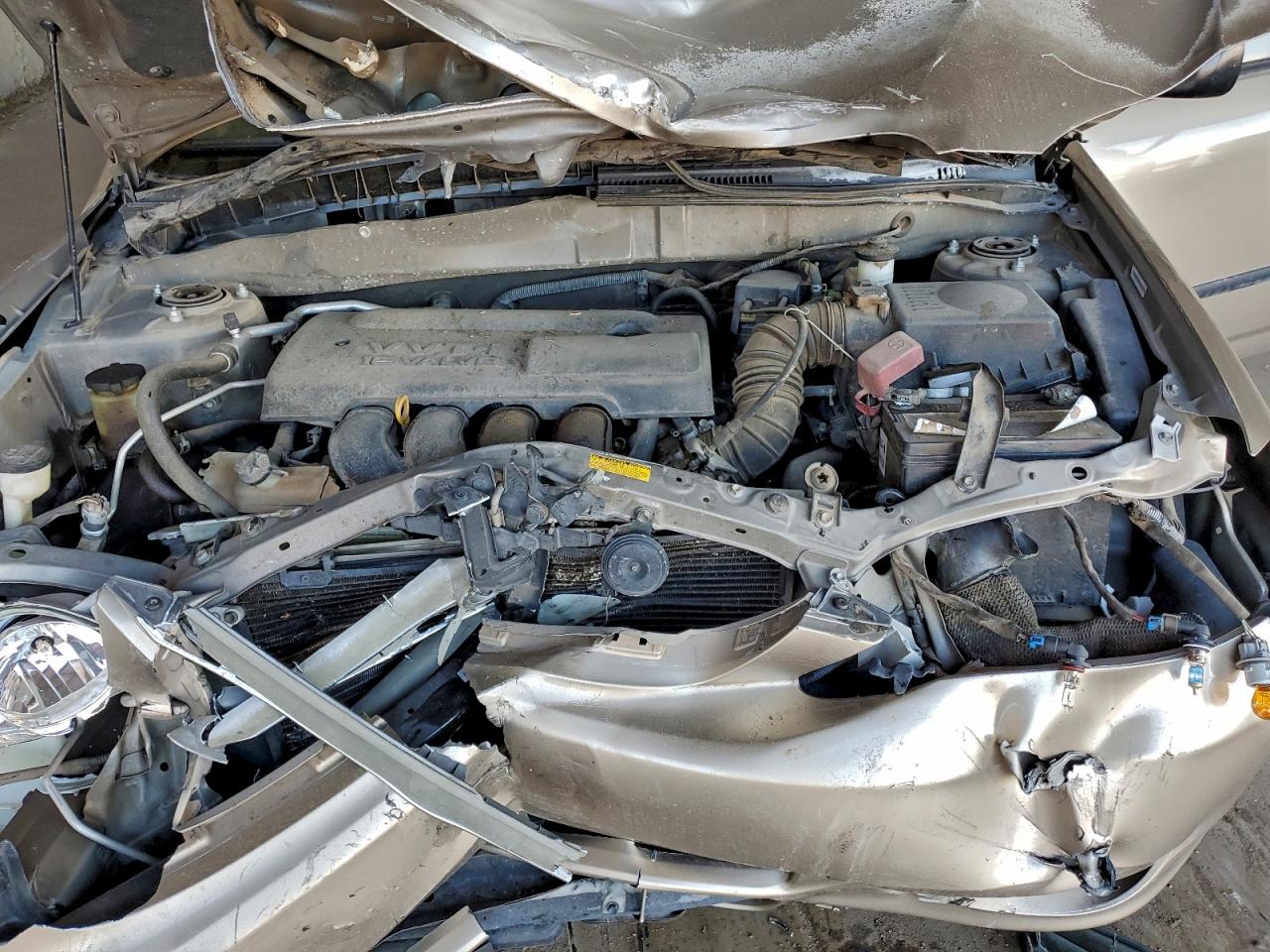 Toyota Corolla Ce Image 9