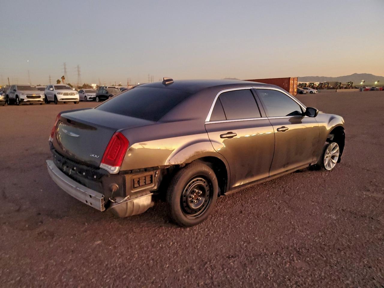 Chrysler 300 Touring Image 12