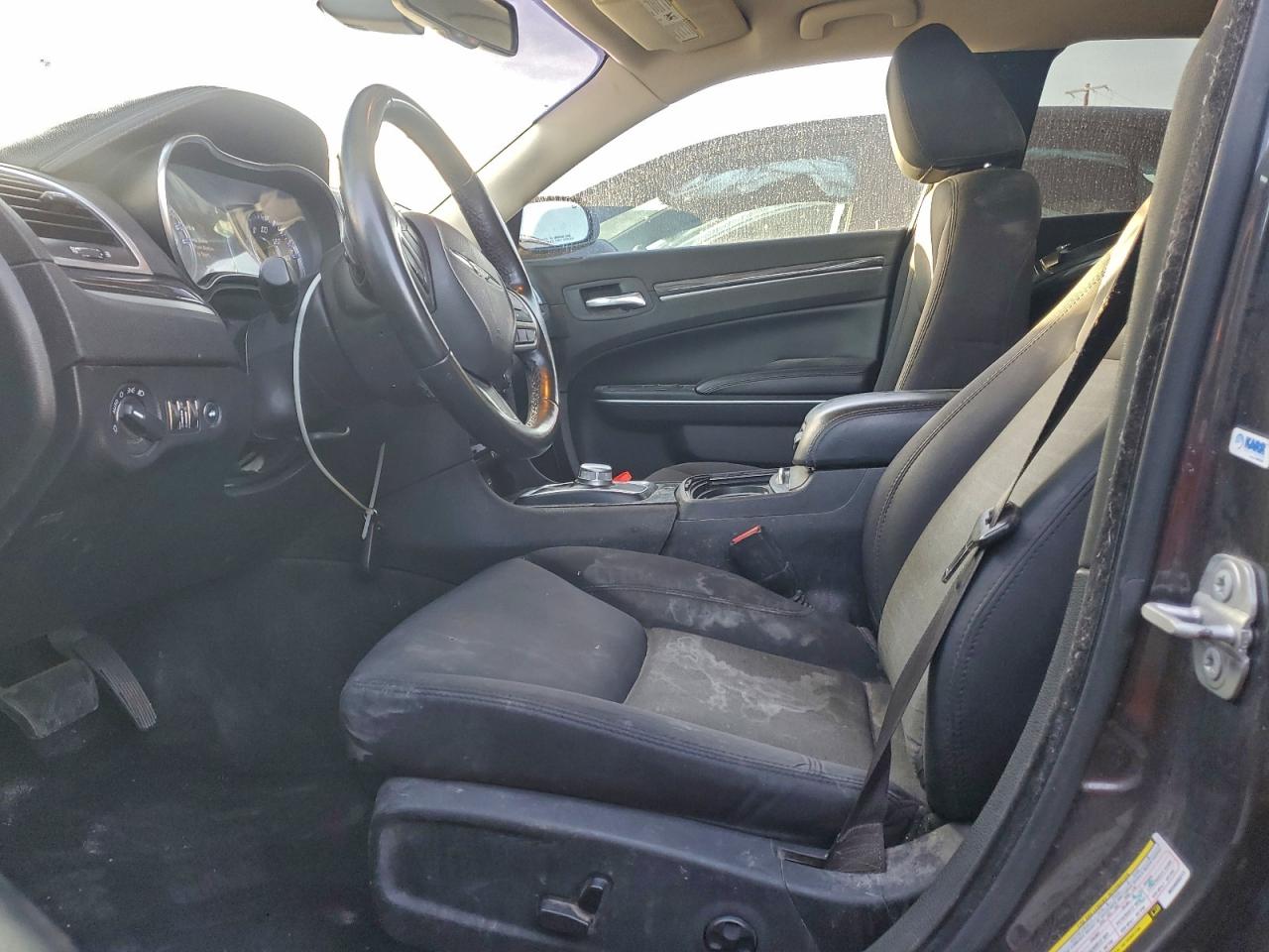 Chrysler 300 Touring Image 7