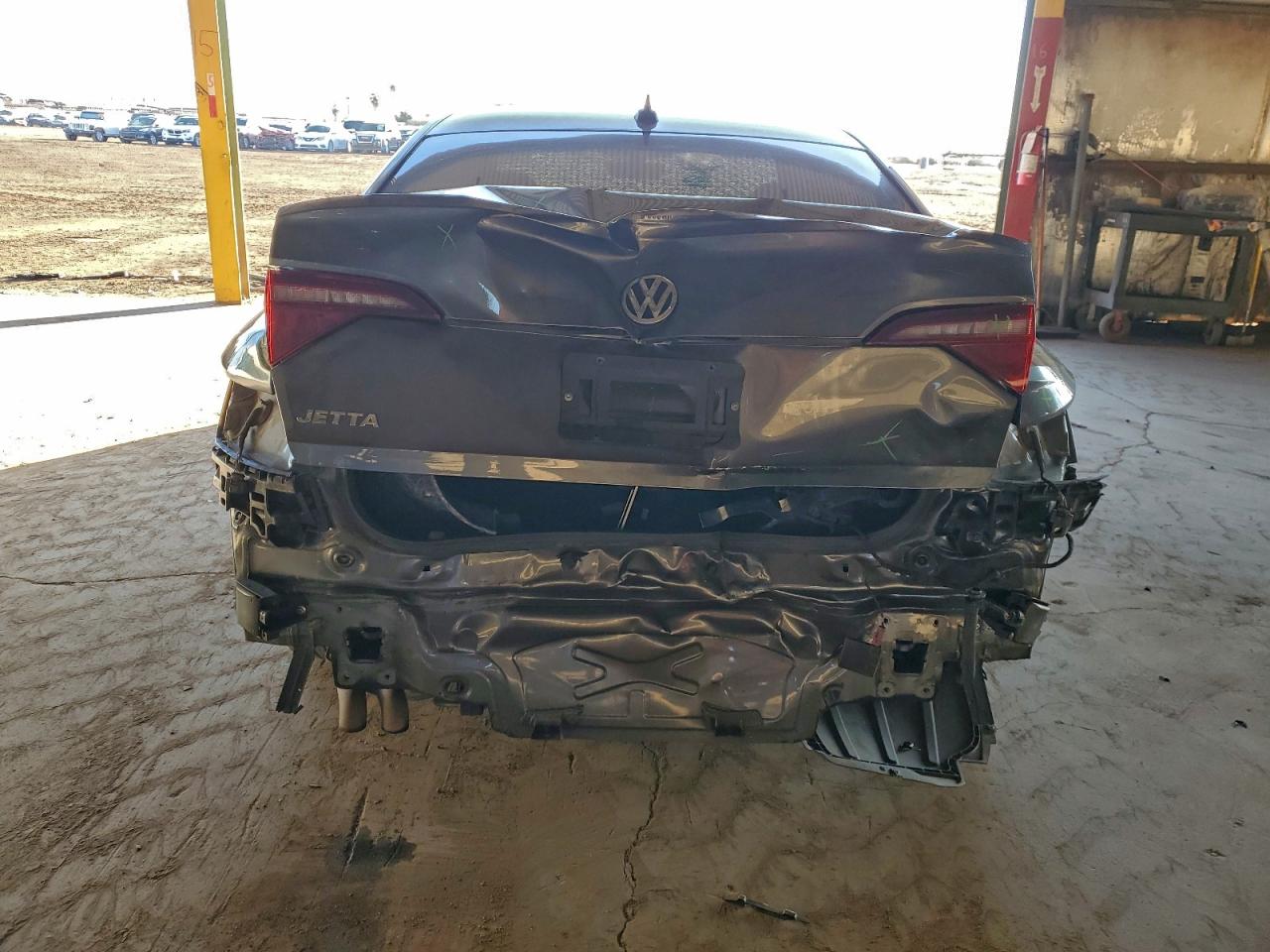 Volkswagen Jetta S Image 9