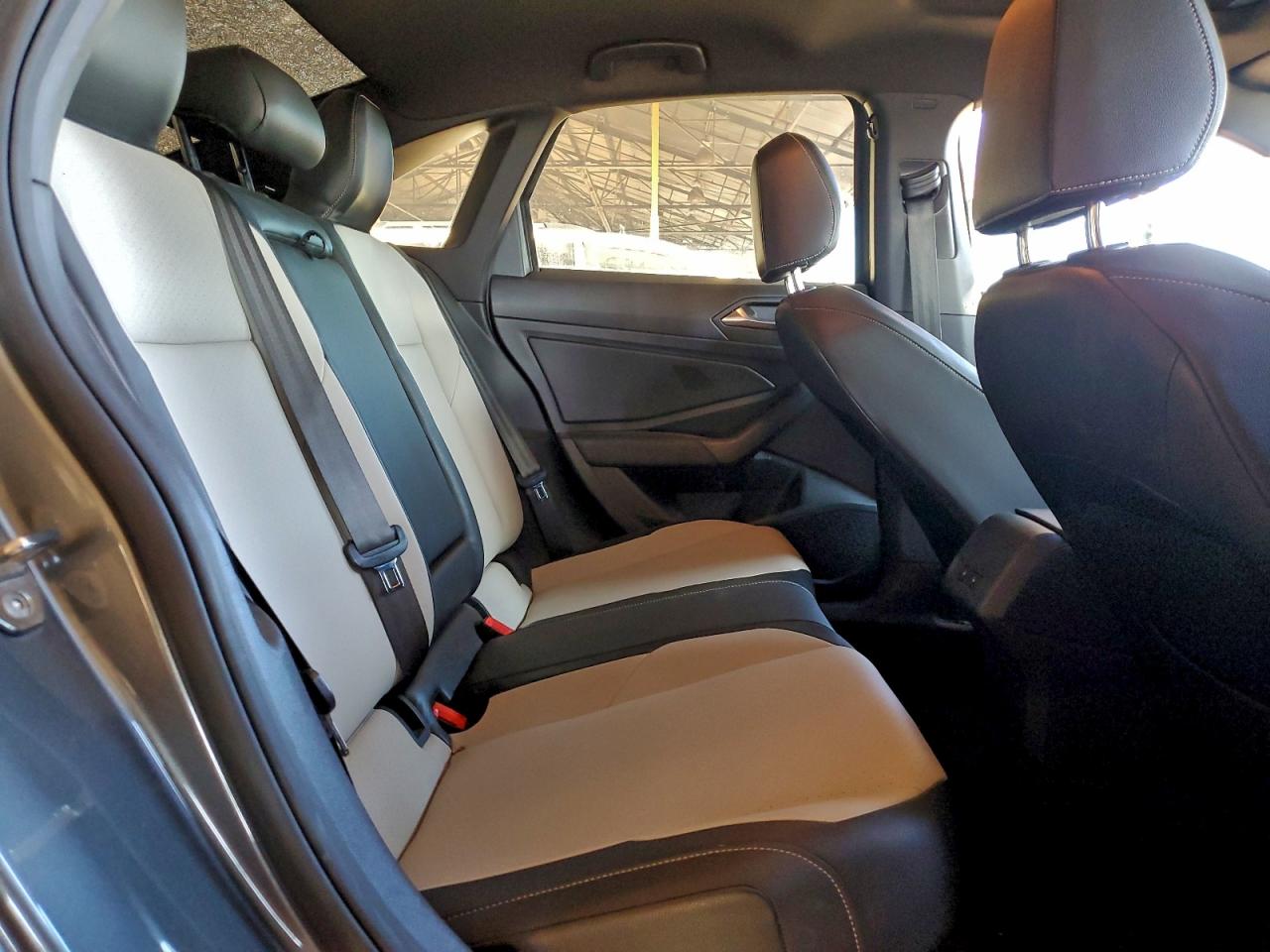 Volkswagen Jetta S Image 11