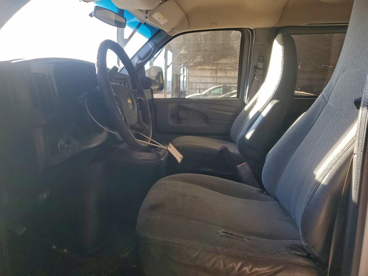 Chevrolet Express Lt Image 5