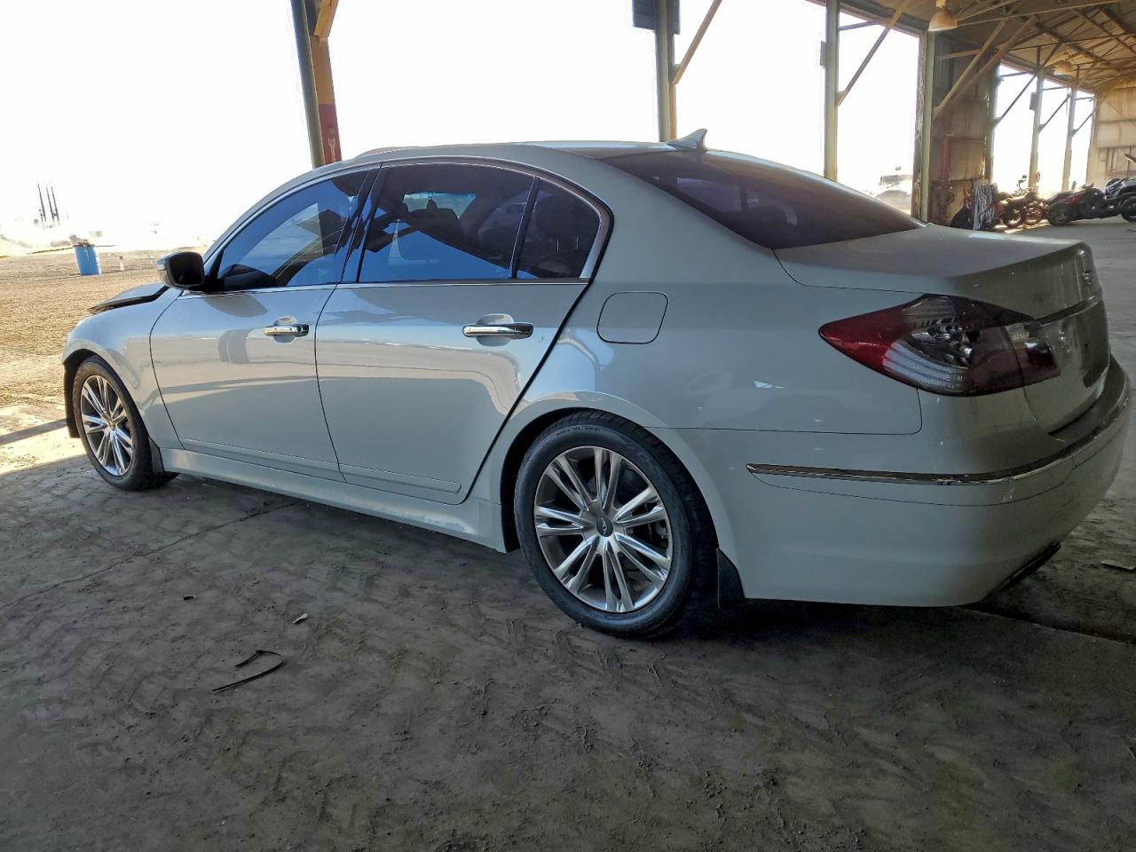 Hyundai Genesis 3.8l Image 2