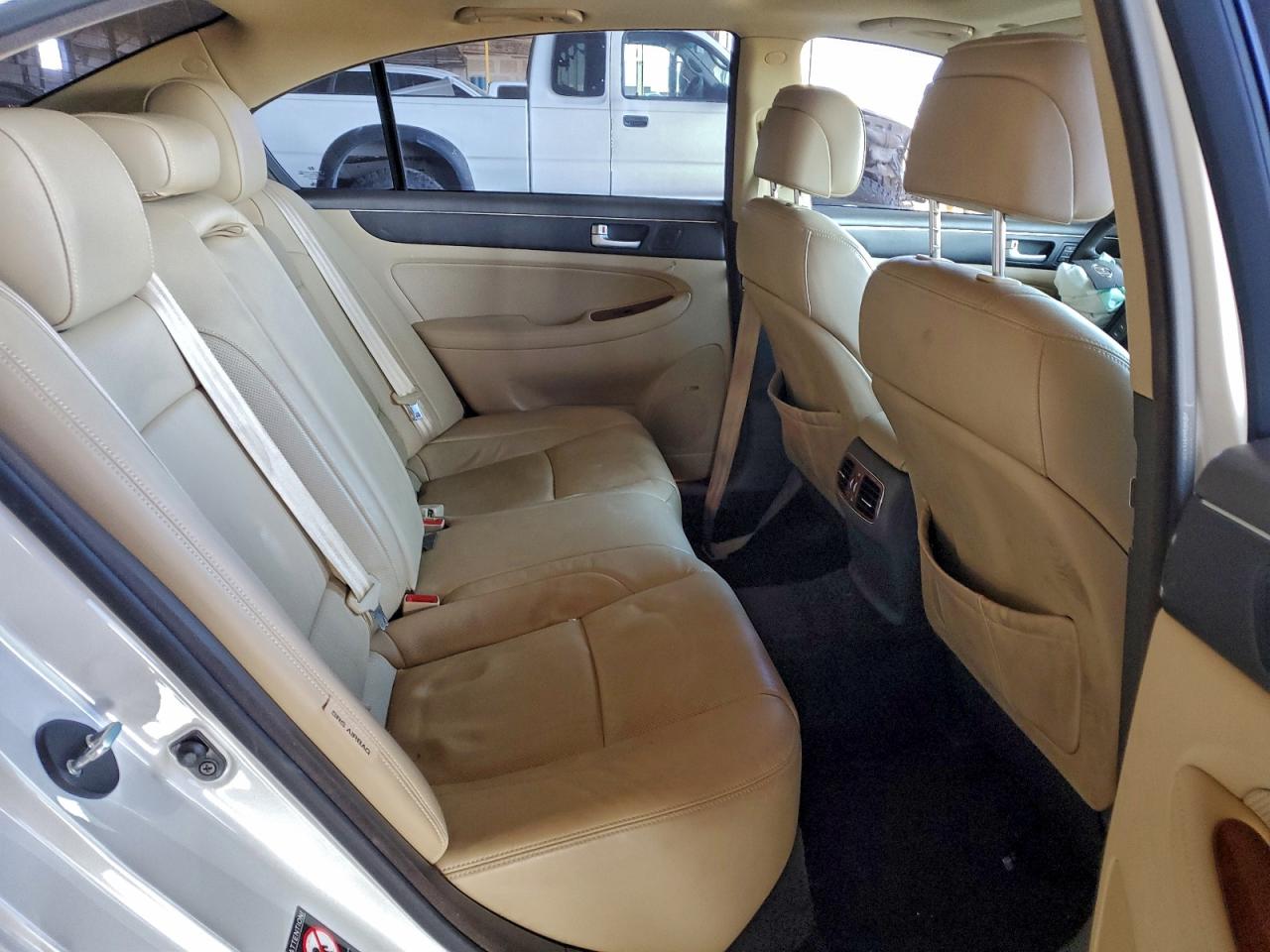 Hyundai Genesis 3.8l Image 8