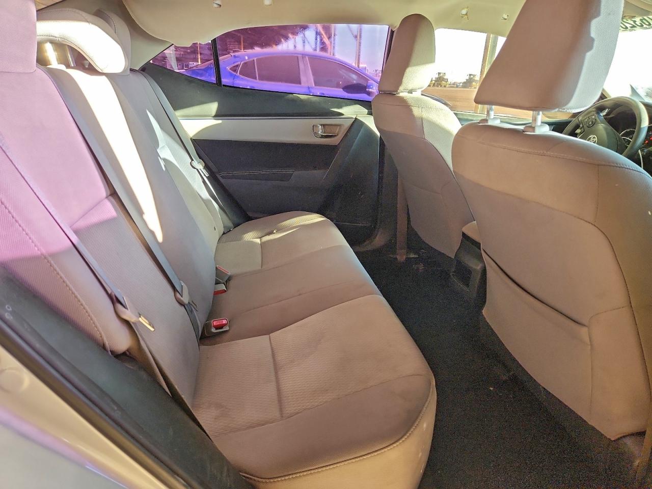 Toyota Corolla L Image 11