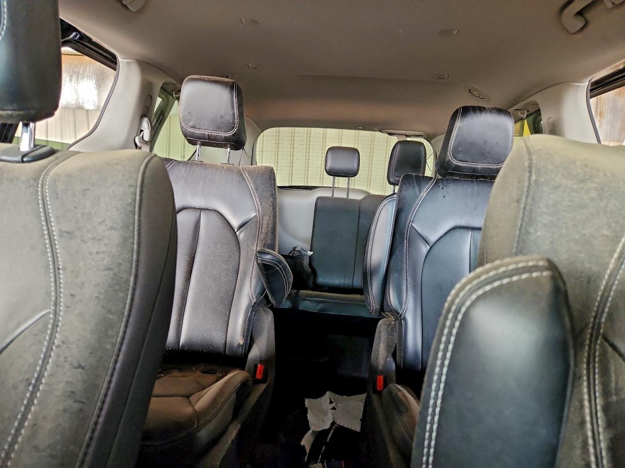 Chrysler Pacifica Hybrid Touring L Image 10