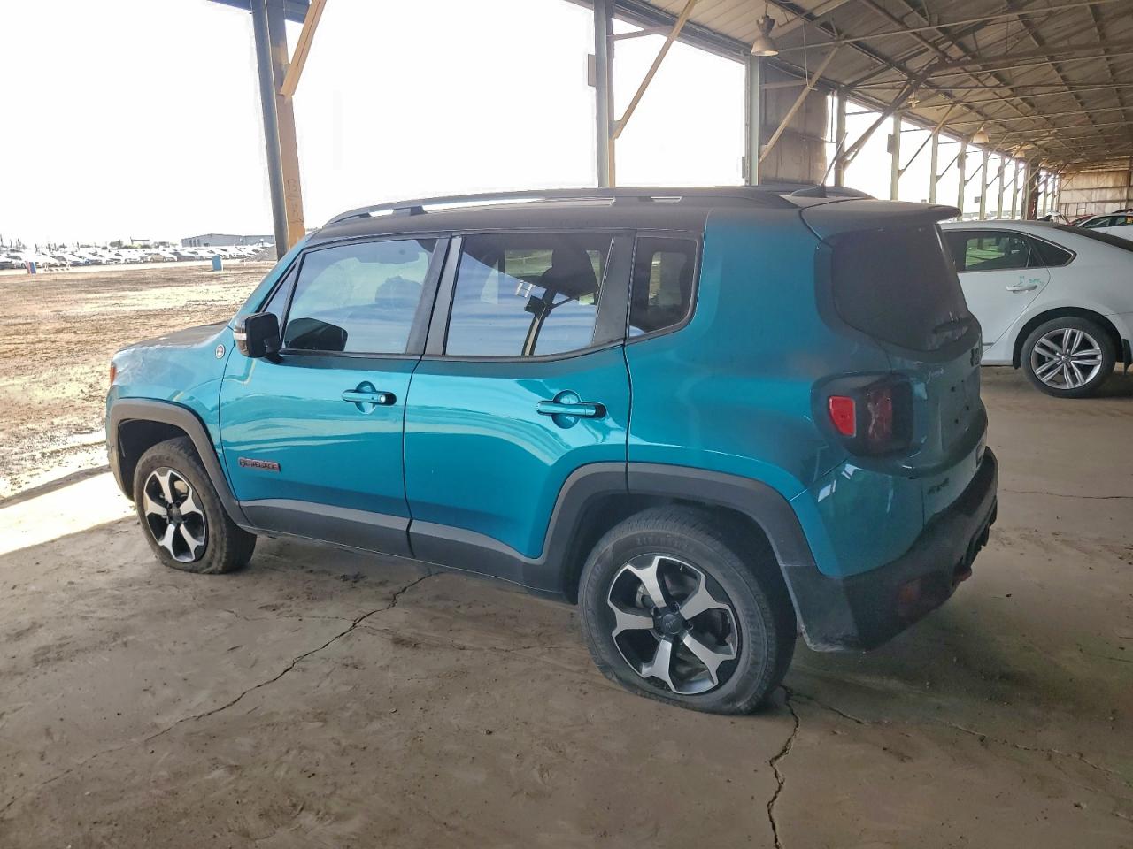 Jeep Renegade Trailhawk Image 3