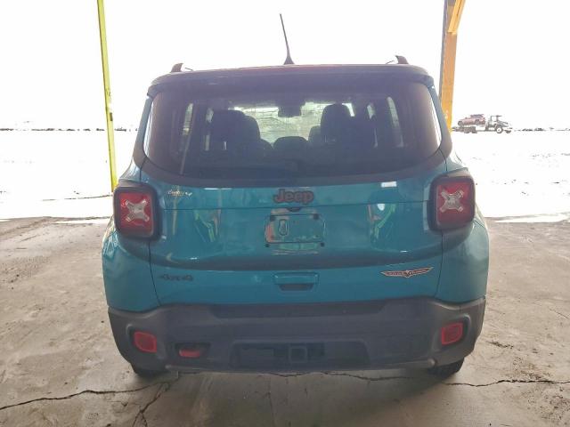 Jeep Renegade Trailhawk Image 4