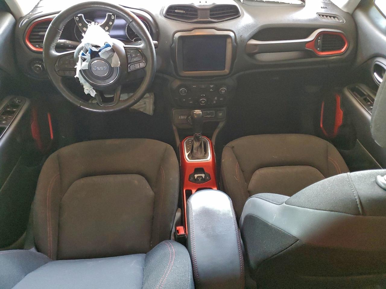 Jeep Renegade Trailhawk Image 9