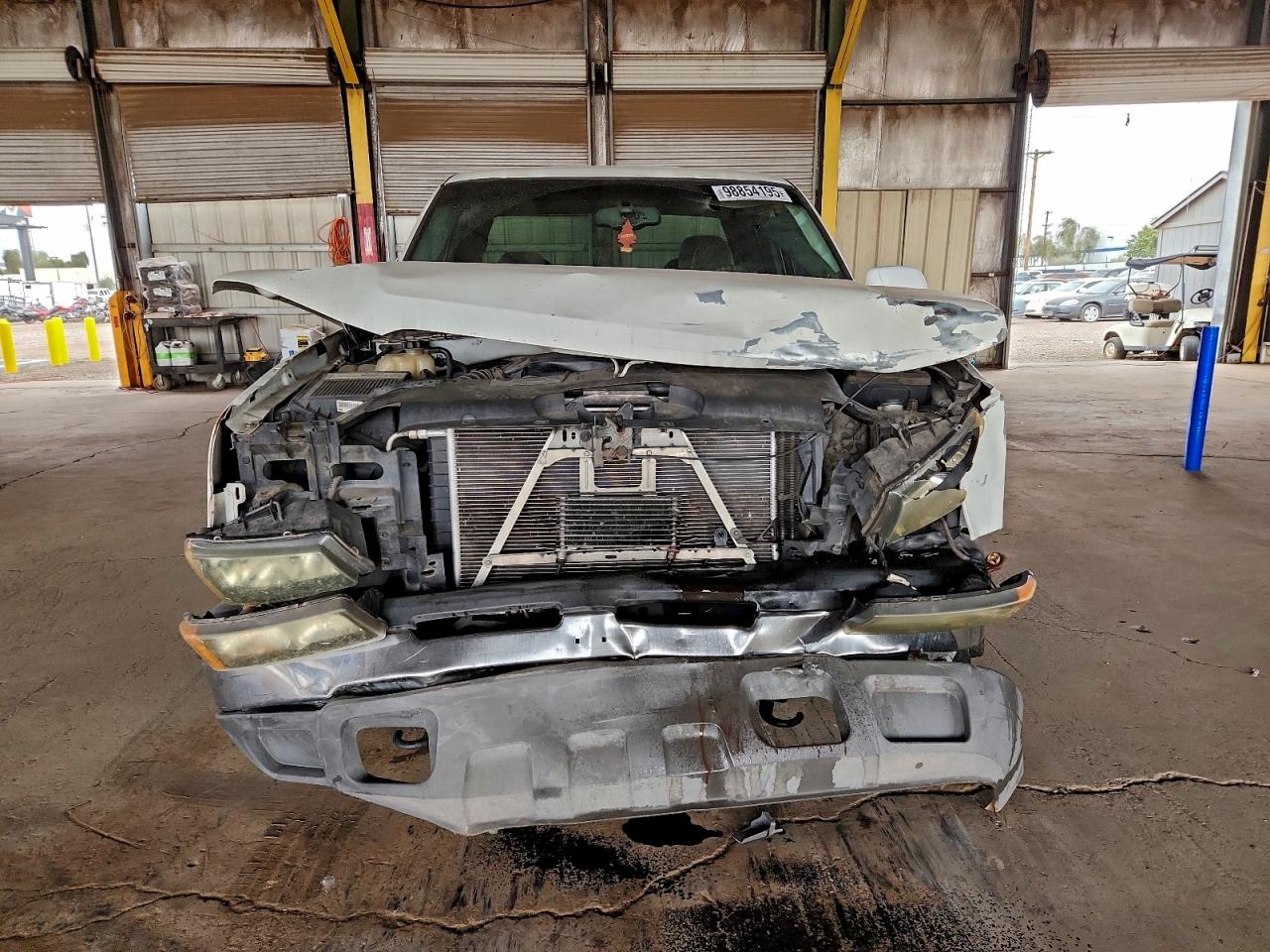 Chevrolet Silverado C1500 Image 11