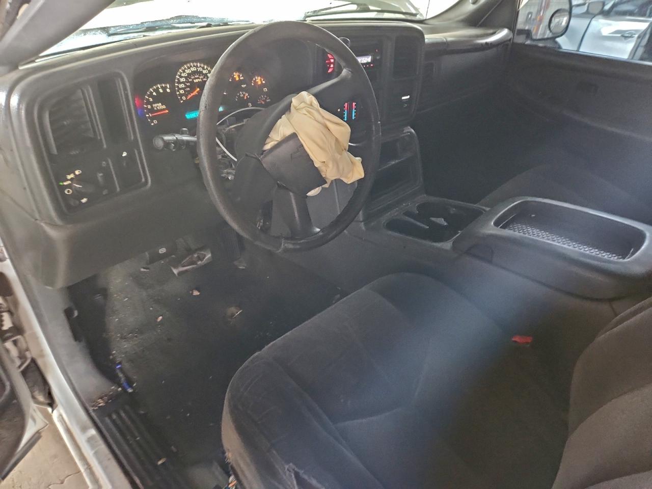 Chevrolet Silverado C1500 Image 5