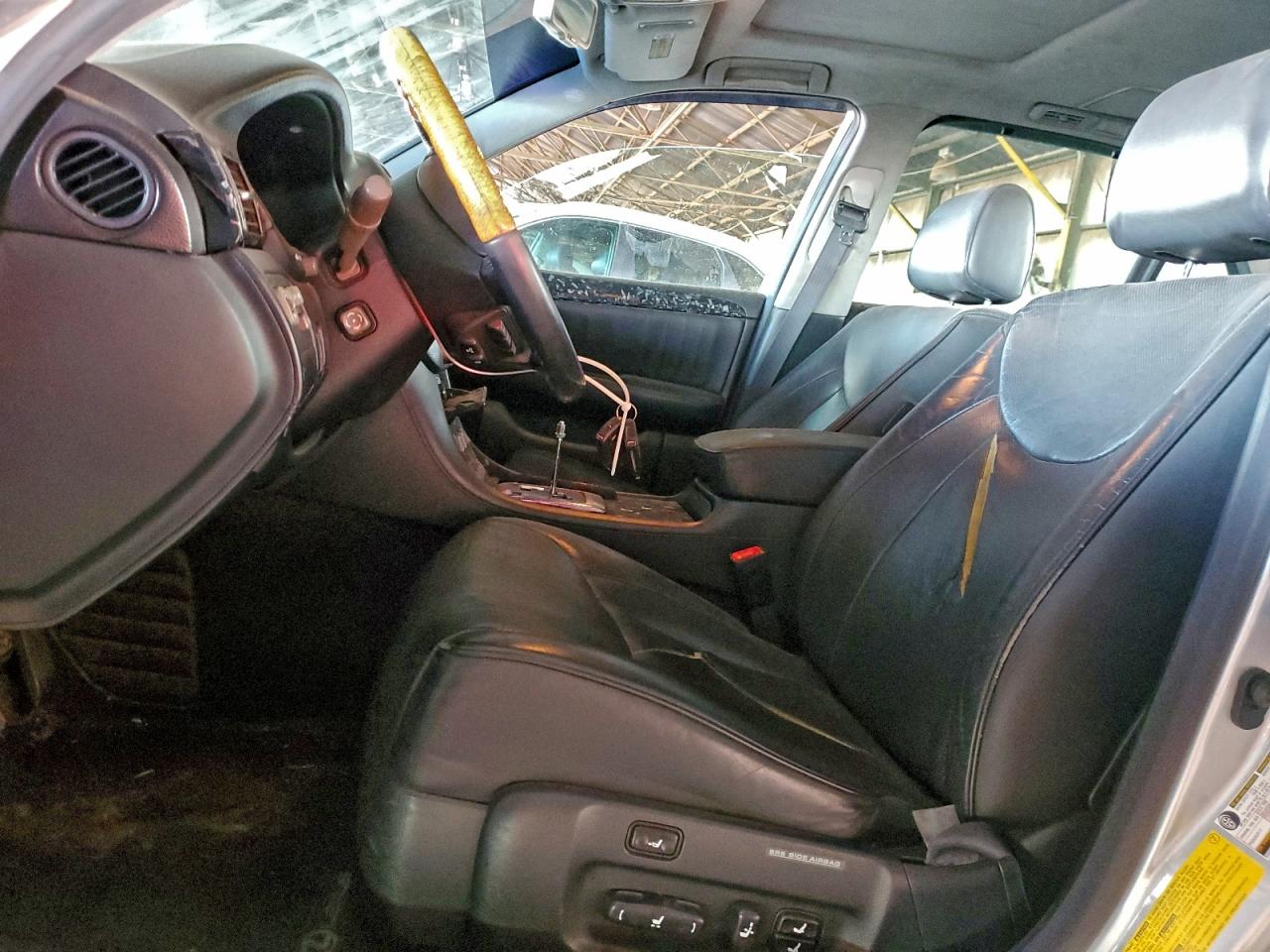 Lexus LS 430 Image 2