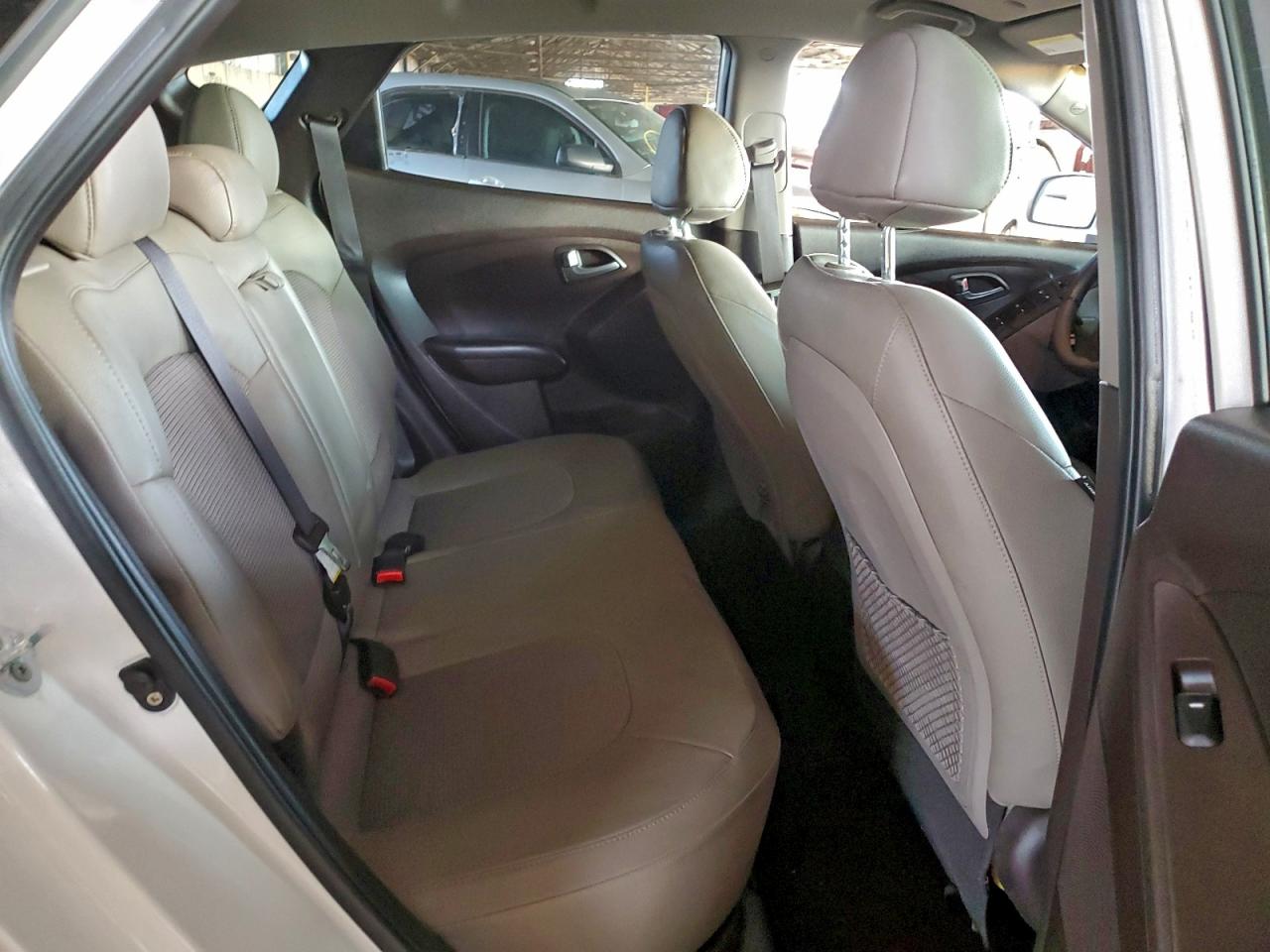 Hyundai TUCSON Gls Image 3