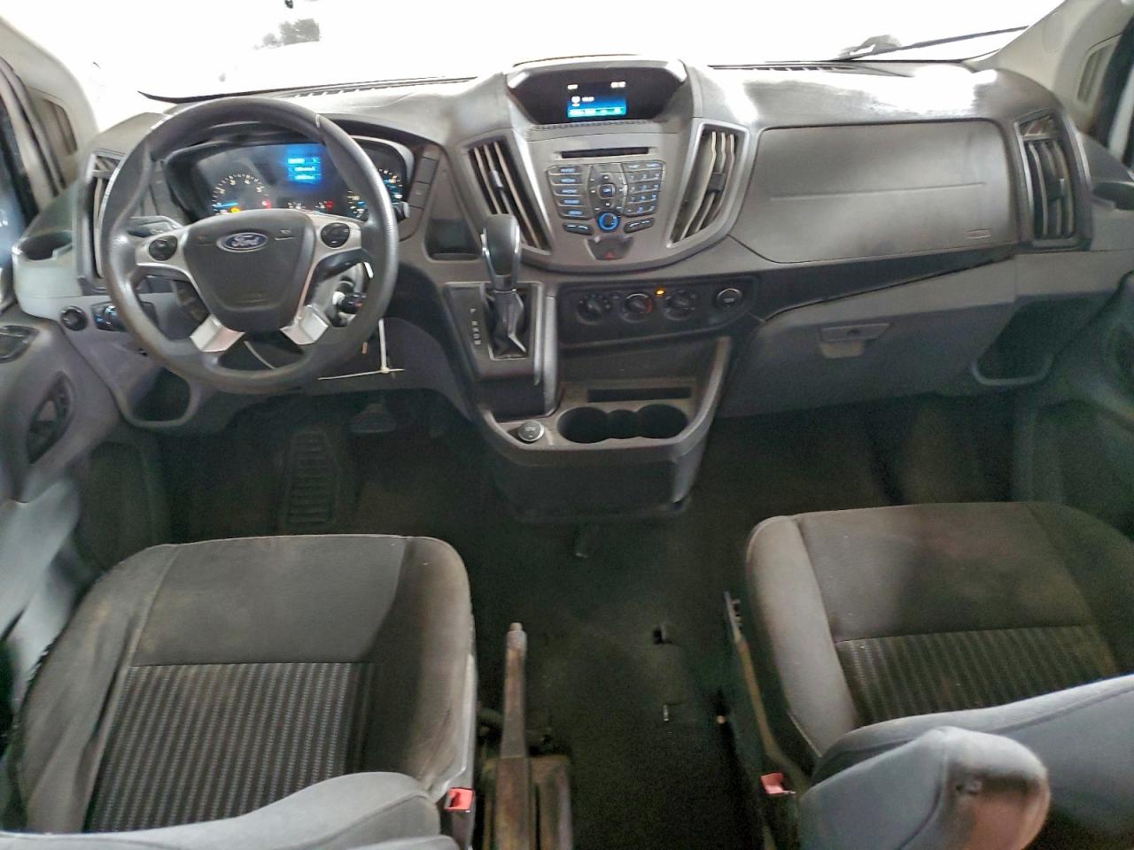 Ford Transit T-350 Image 11