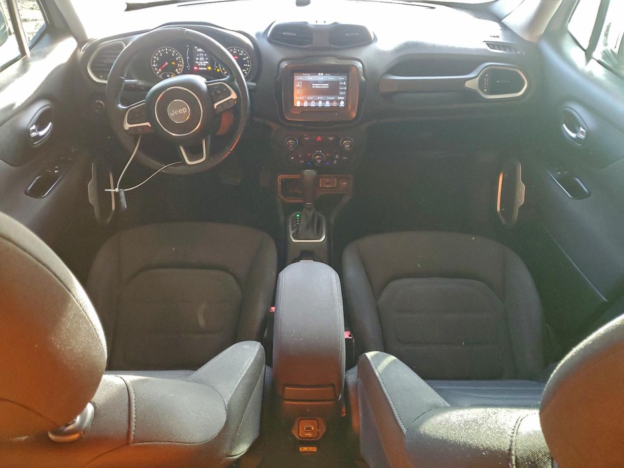 Jeep Renegade Latitude Image 11