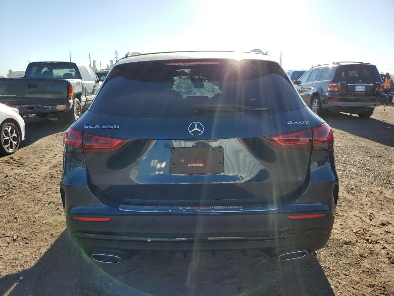 Mercedes-Benz GLA 250 4matic Image 11