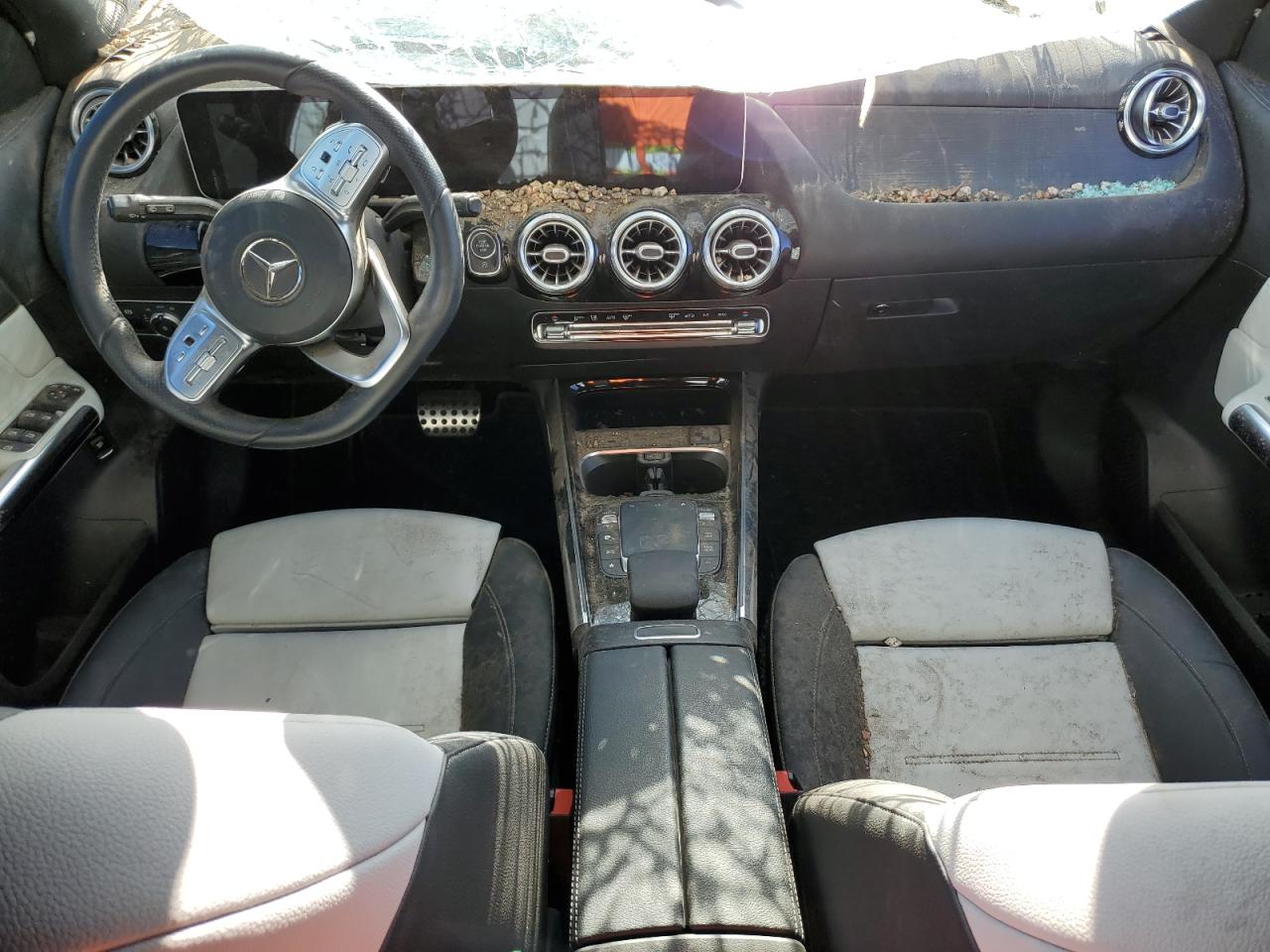 Mercedes-Benz GLA 250 4matic Image 8