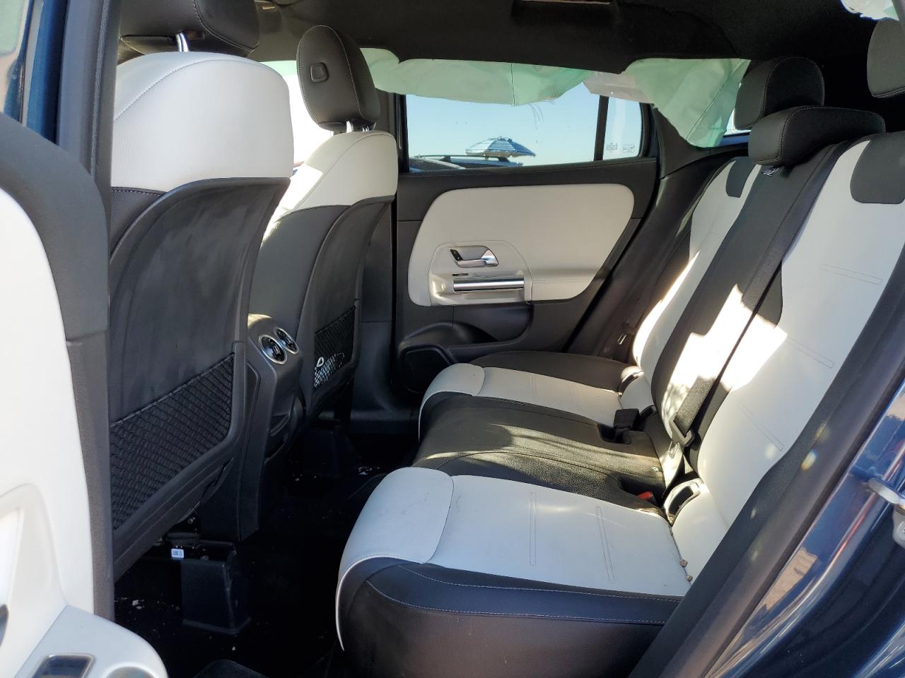 Mercedes-Benz GLA 250 4matic Image 5