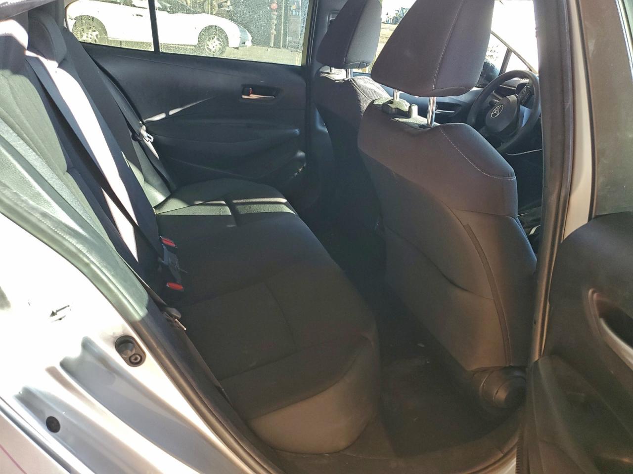 Toyota Corolla Le Image 9