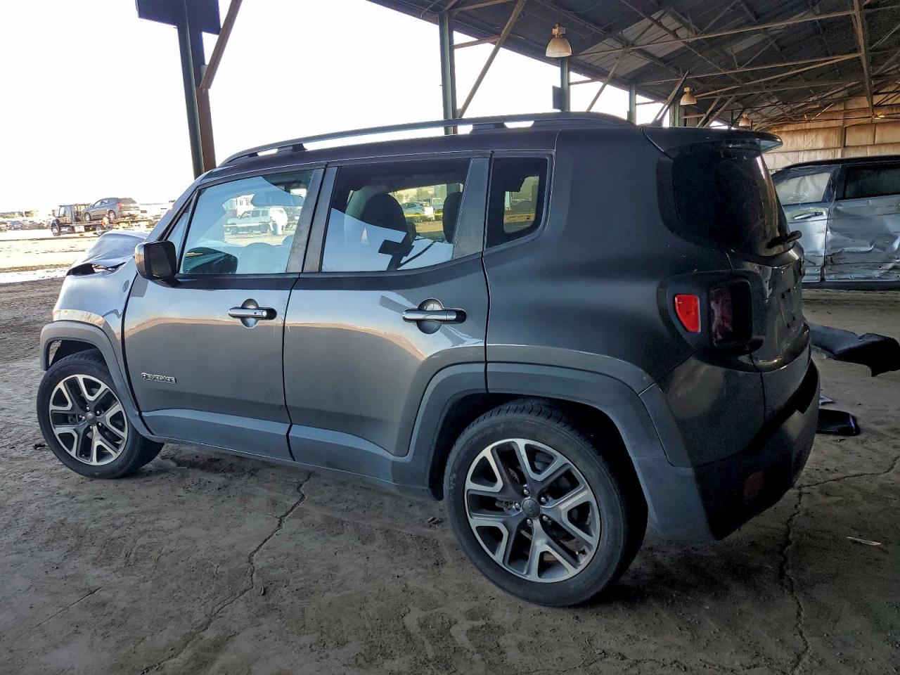 Jeep Renegade Latitude Image 2