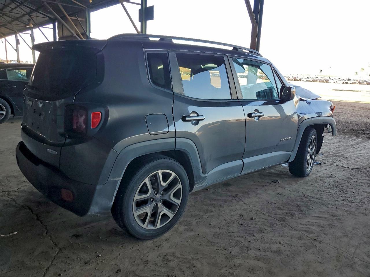 Jeep Renegade Latitude Image 3