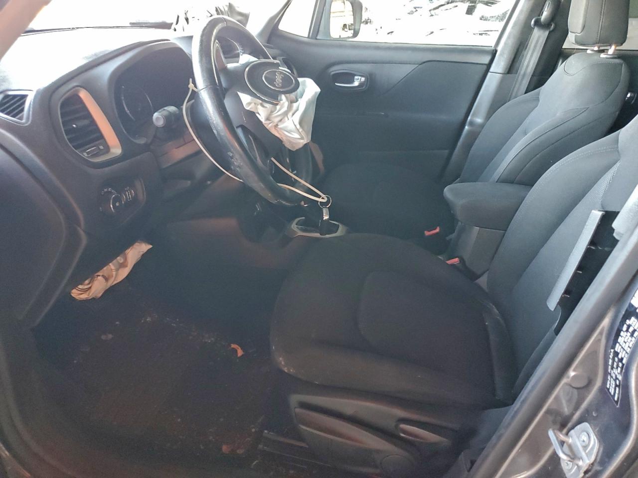 Jeep Renegade Latitude Image 9