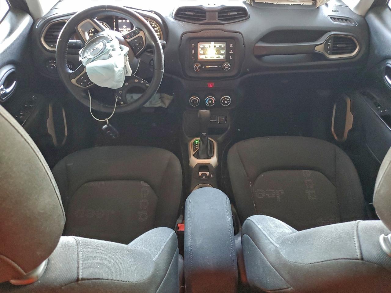 Jeep Renegade Latitude Image 7
