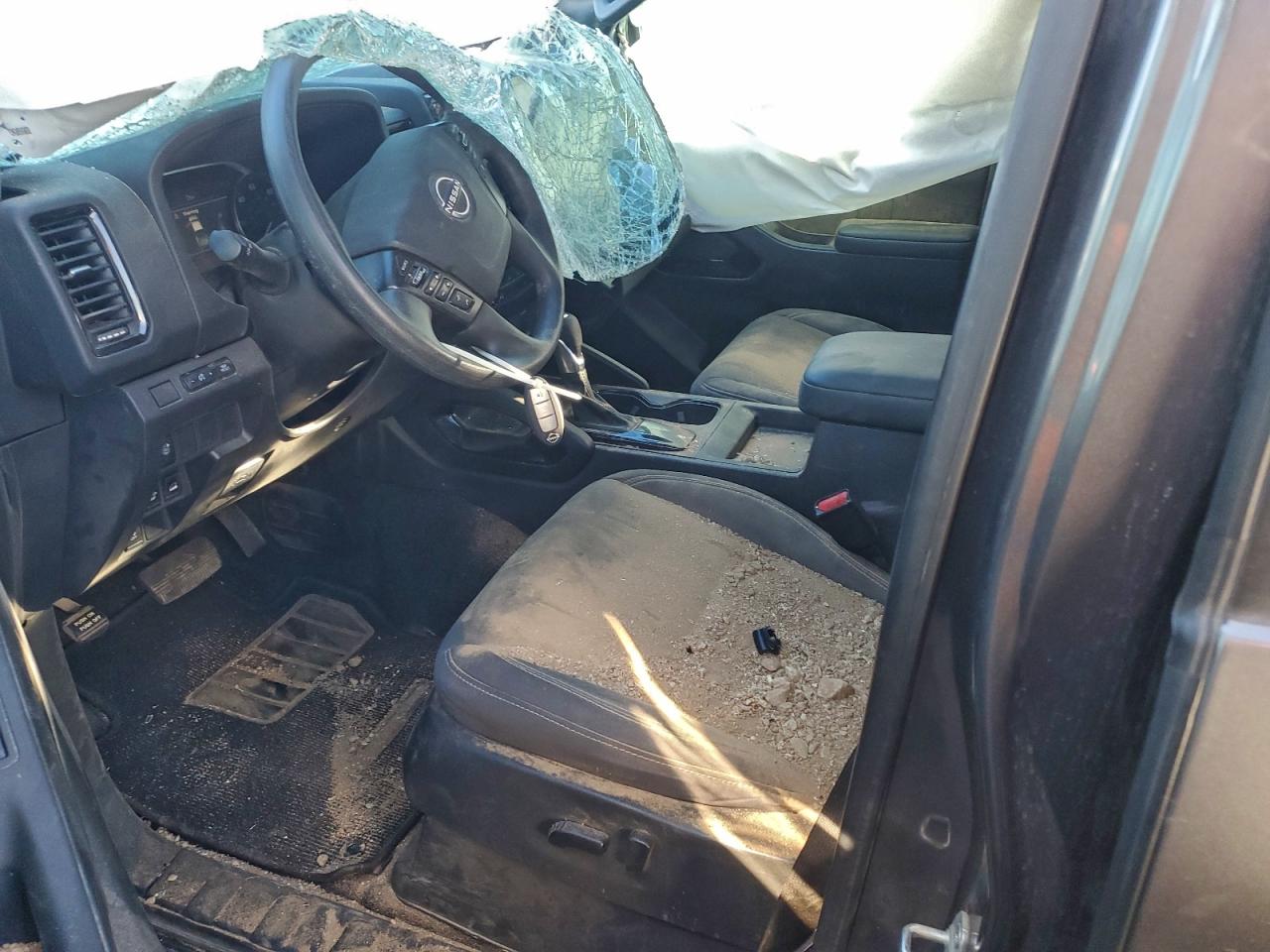 Nissan Frontier S Image 10