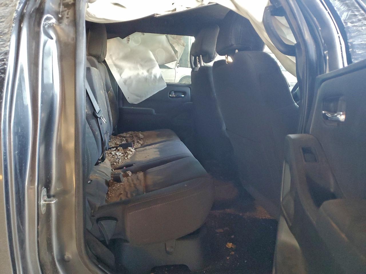 Nissan Frontier S Image 7