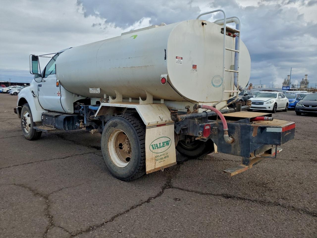 Ford F-750 Super Duty Image 3