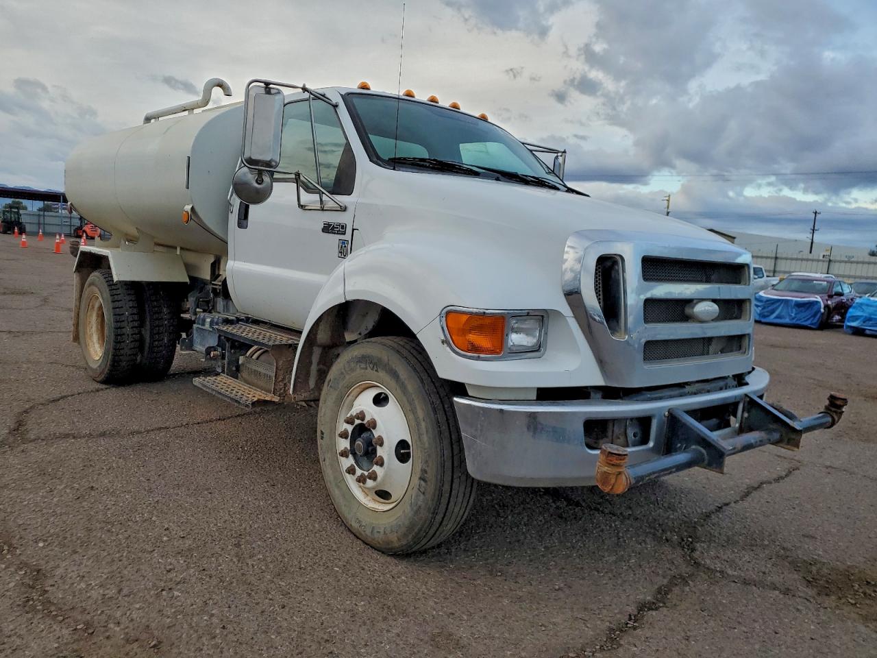 Ford F-750 Super Duty Image 13