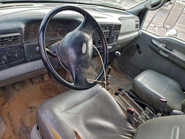 Ford F-750 Super Duty Image 2