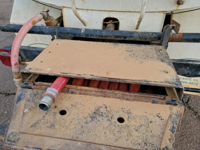 Ford F-750 Super Duty Image 9