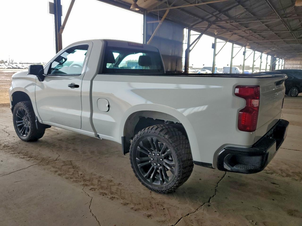 Chevrolet Silverado C1500 Image 2