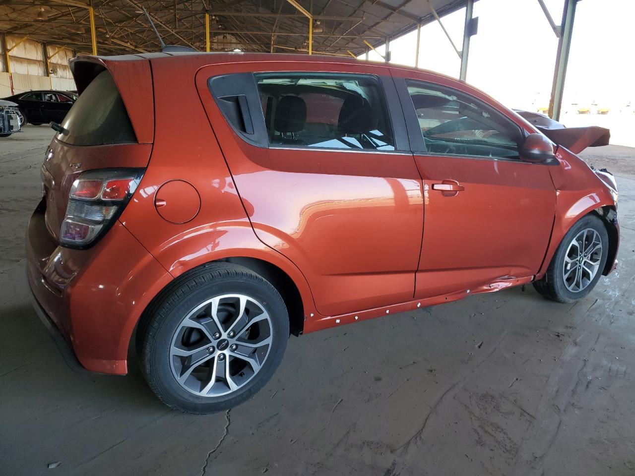Chevrolet Sonic Lt Image 4