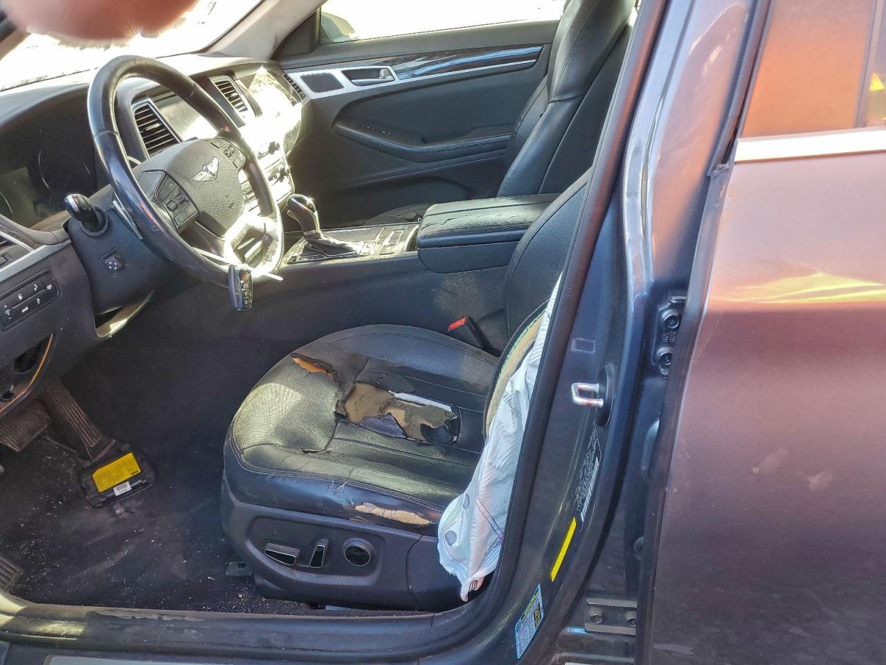 Hyundai Genesis 3.8l Image 5