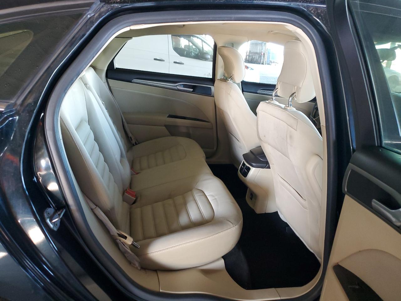 Ford Fusion Se Image 12