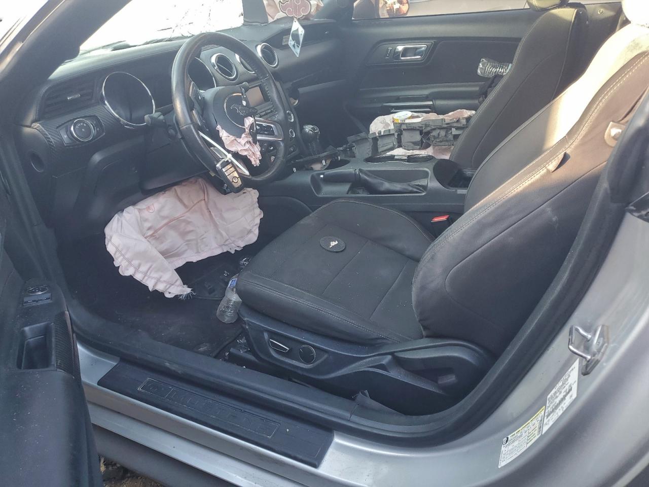 Ford Mustang Image 6