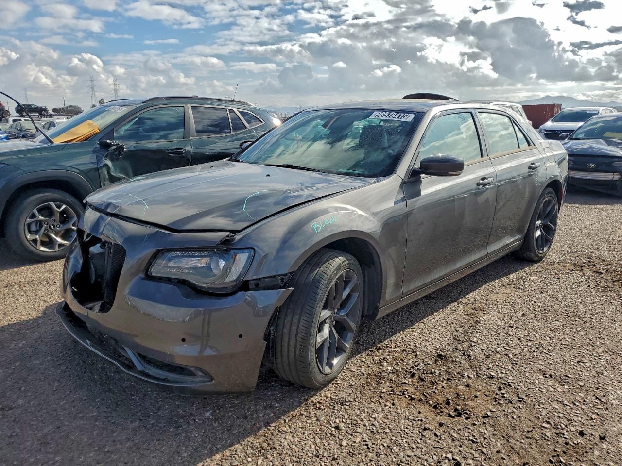 Chrysler 300 S Image 1