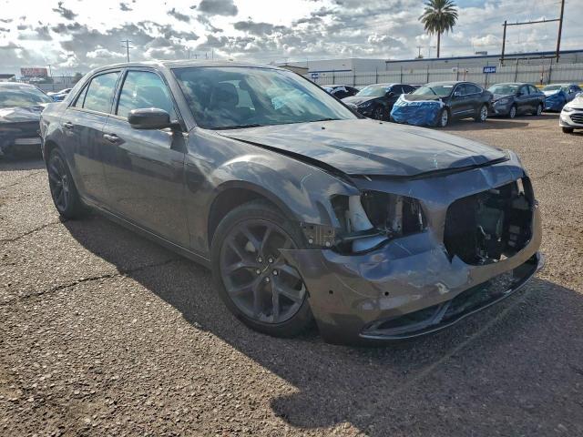 Chrysler 300 S Image 8