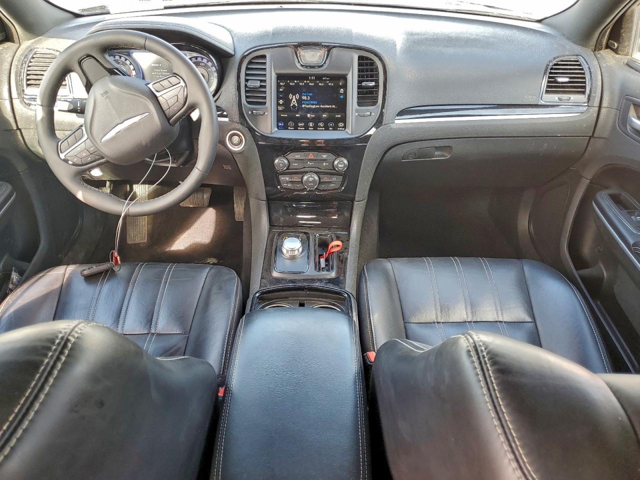 Chrysler 300 S Image 5