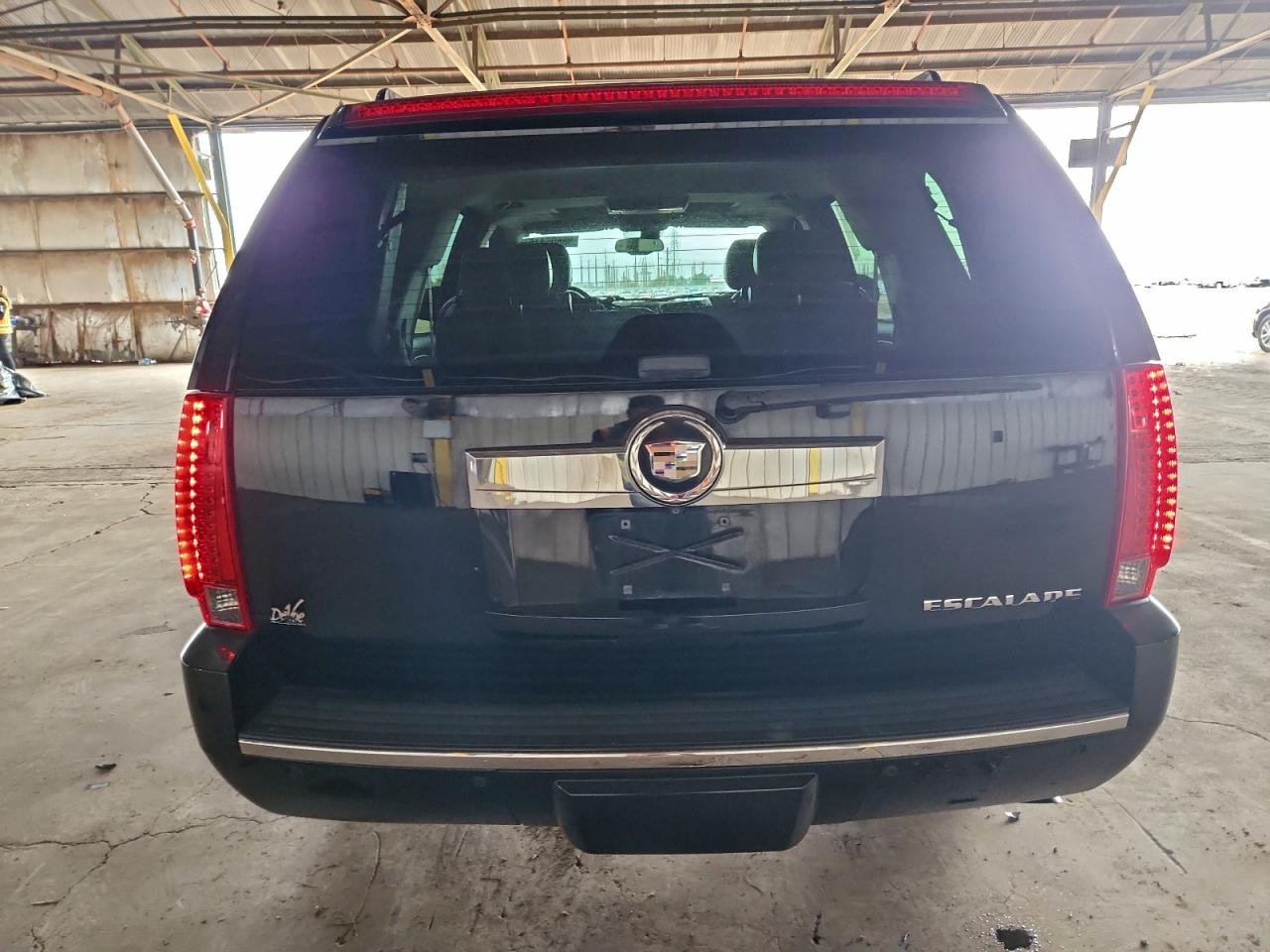 Cadillac Escalade Luxury Image 4