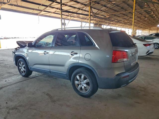 Kia Sorento Base Image 8